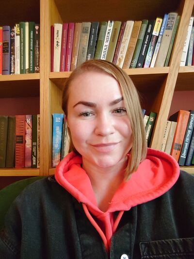  ,   Elena, 38 ,   c 