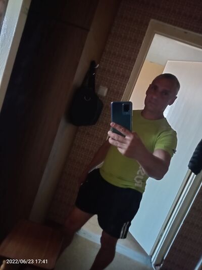  ,   Denis, 38 ,   c 