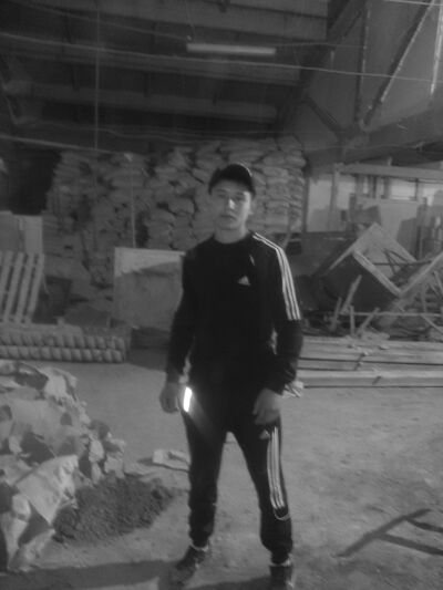  ,   Erla, 32 ,   