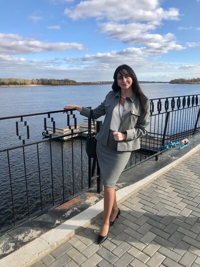  ,   Julia, 49 ,     , 