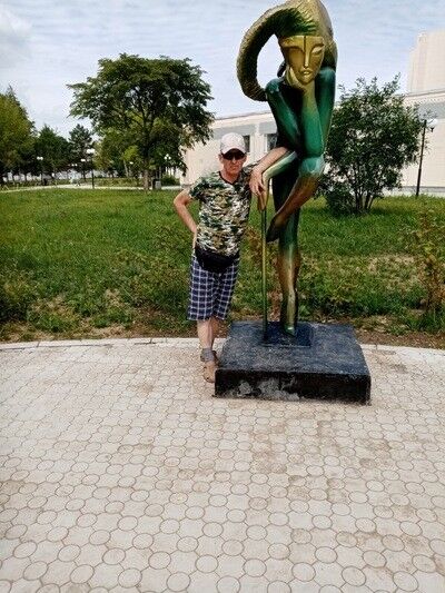  --,   Maks, 55 ,   ,   , c 