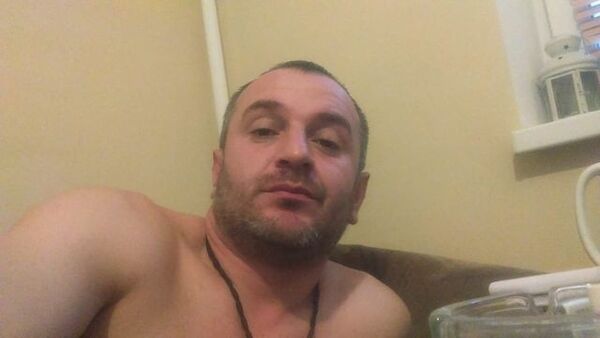   ,   Men, 42 ,   ,   , c 