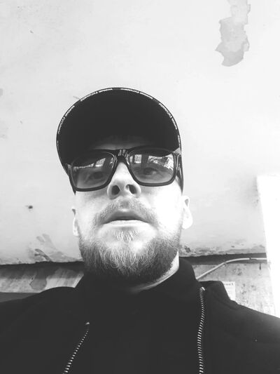  ,   Konstantin, 31 ,   ,   
