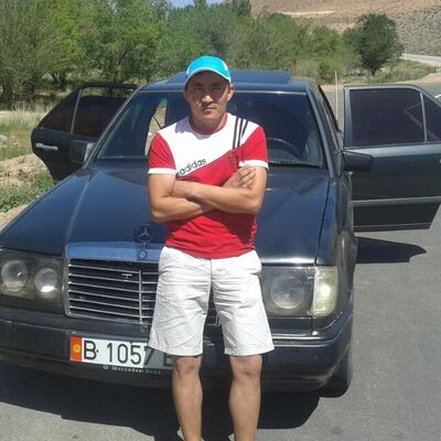  ,   Uli, 38 ,   