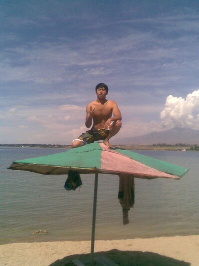  ,   Magomed, 32 ,   