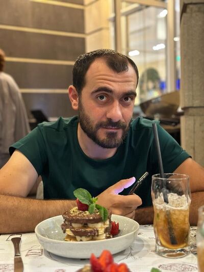  ,   Hayk, 32 ,   ,   