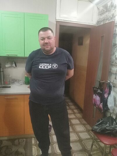  ,   Sergei, 46 ,   c 