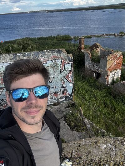  -,   Anton, 33 ,   ,   