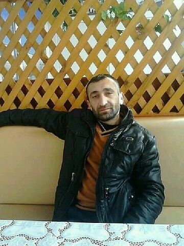  ,   Artur, 43 ,   ,   , c 