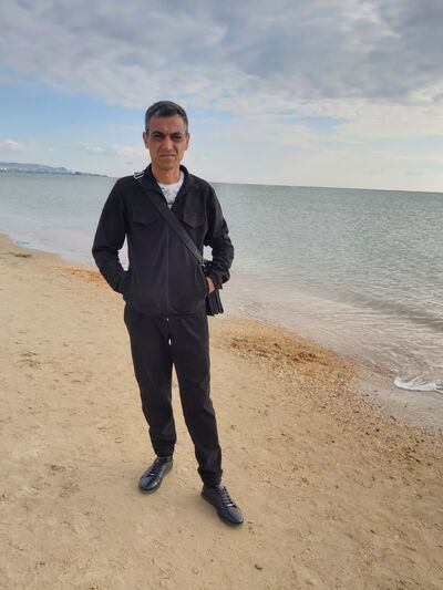  ,   Garik, 39 ,     