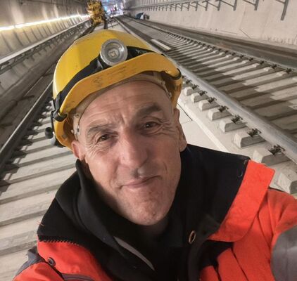  ,   Maxwel Steve, 54 ,   ,   