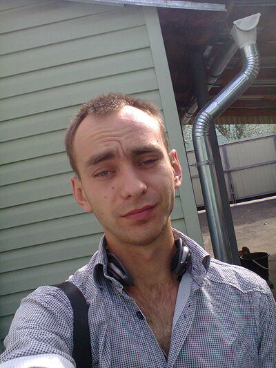  ,   Viktor, 35 ,   