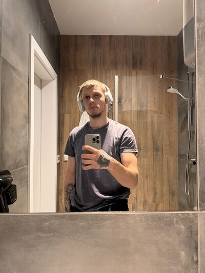  ,   Doctor Andy, 32 ,   ,   