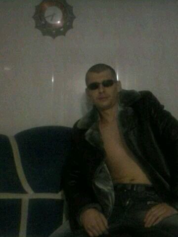  ,   Alex, 43 ,   