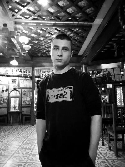 ,   Artem, 25 ,   ,   , c 