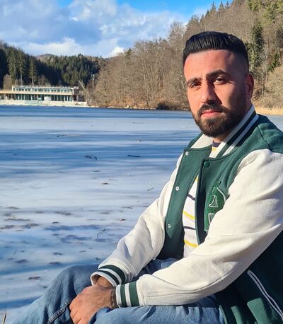  ,   Dimi, 33 ,   ,   