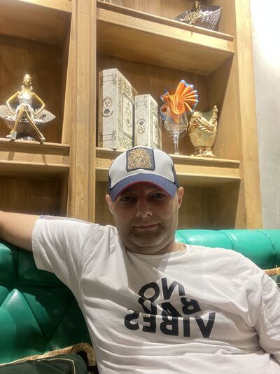  ,   Armen, 39 ,   ,   