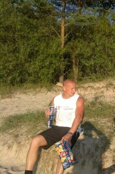  London Colney,   Evaldas, 44 ,   