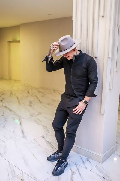  ,   Vladislav, 34 ,   ,   