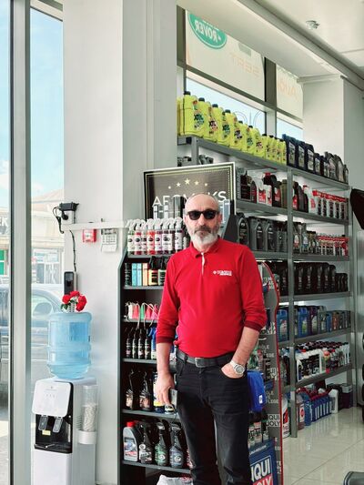 ,   Rafael, 54 ,   ,   