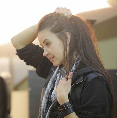  ,   Marina, 39 ,   ,   , c 