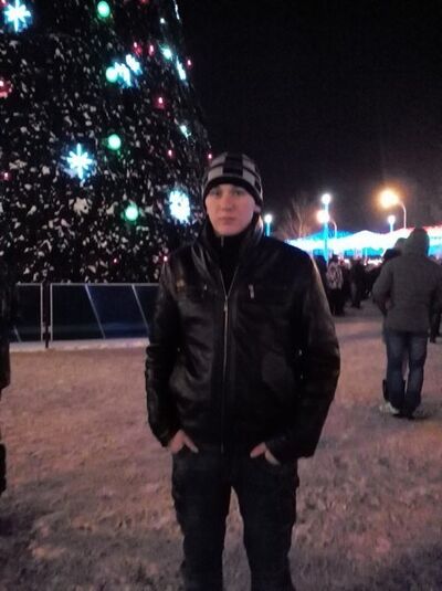  ,   Viktor, 30 ,   