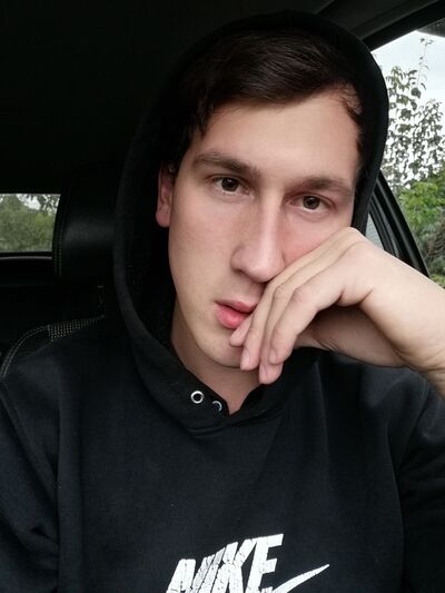  ,   Artur, 27 ,   ,   