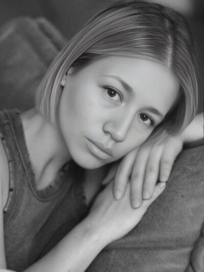  ,   Kristina, 32 ,  