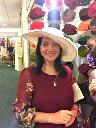  ,   Tanya, 54 ,  