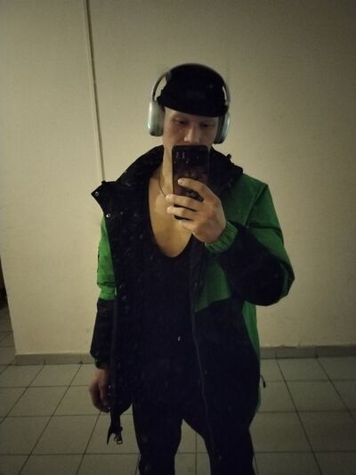   ,   Izzat, 25 ,   ,   