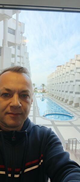  ,   Den, 49 ,   ,   
