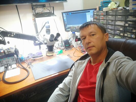  -,   Maksim, 44 ,   ,   , c , 