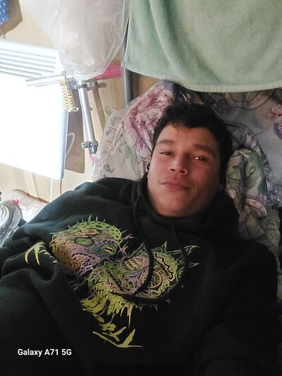  ,   Leo, 32 ,   c 