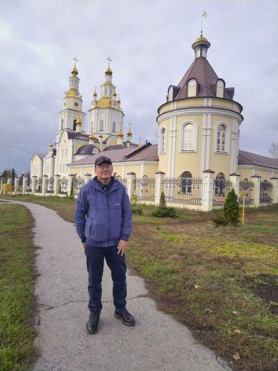  ,   Yury, 49 ,   ,   