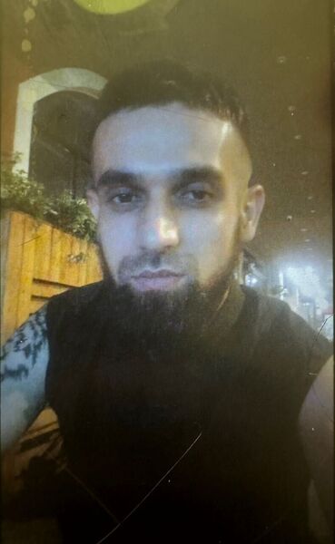  ,   Ali, 32 ,   ,   