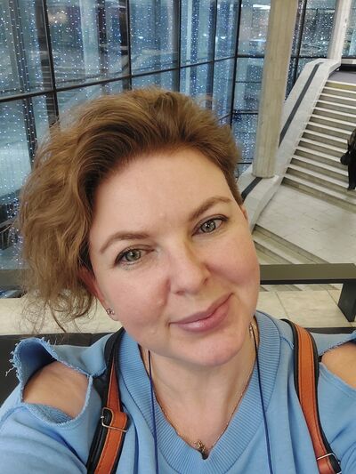  ,   Elena, 44 ,   c 