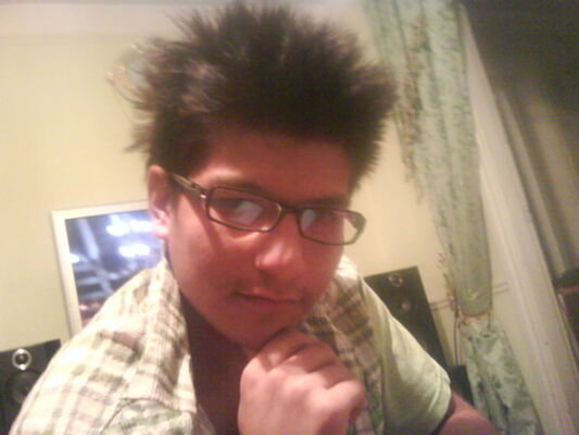  ,   Akram, 32 ,     , c 