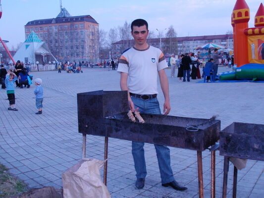  ,   Azer, 37 ,   