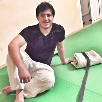  ,   Nidjat, 33 ,   