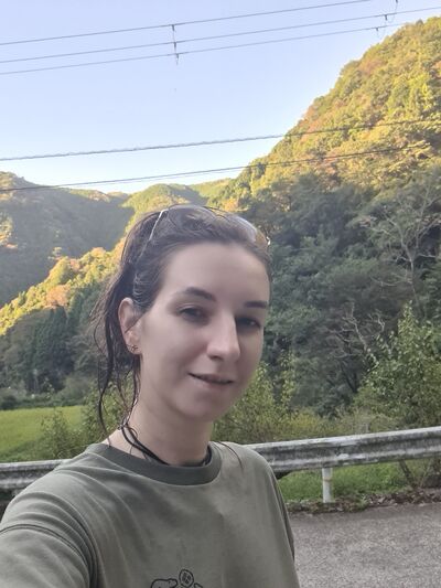  ,   Elvira, 37 ,   c 