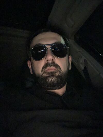  ,   Armen, 36 ,   ,   