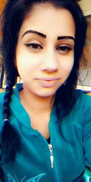 ,   Ebru, 33 ,   ,   , c 
