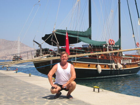  ,   Viktor, 66 ,   ,   , c 