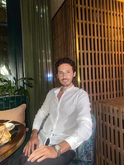  ,   Feras, 33 ,   ,   