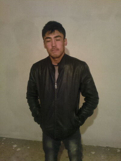  ,   Adik, 33 ,   