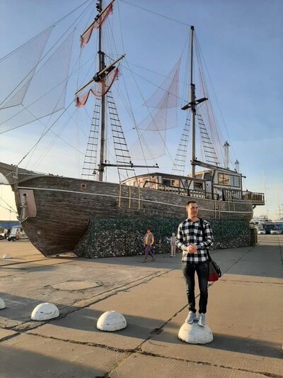  ,   Rodion, 32 ,  