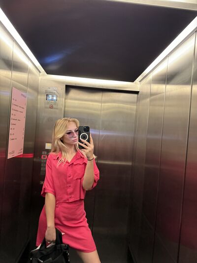  ,   Kira, 25 ,   ,   