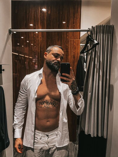  ,   Felipe, 42 ,   c 