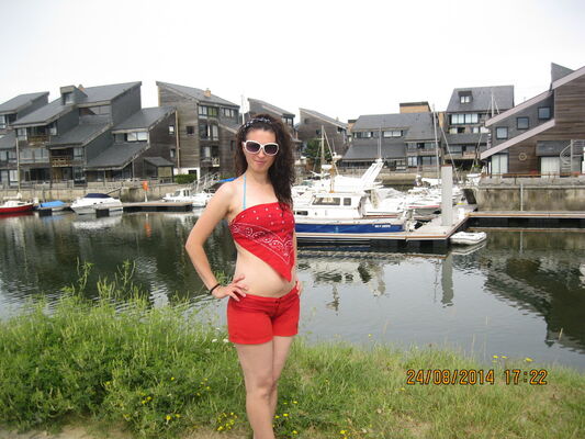  ,   Andreia, 34 ,   