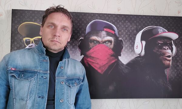  ,   Evgeny, 49 ,   ,   , c 